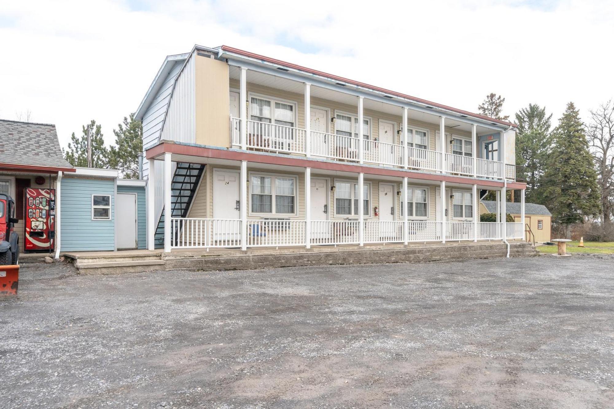 OYO Hotel Starlite Seneca Falls Exterior foto