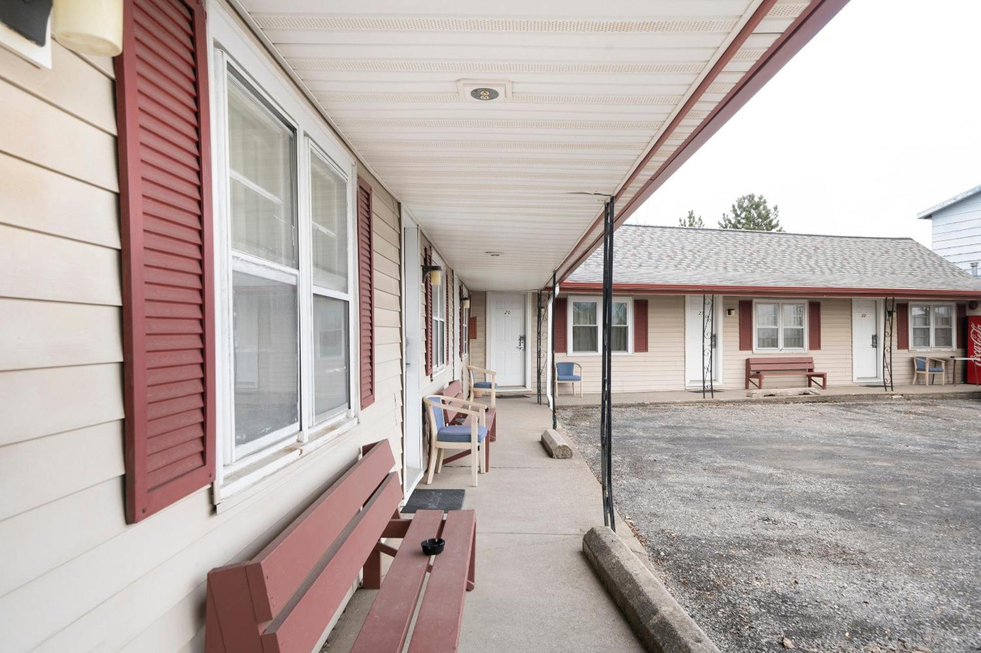 OYO Hotel Starlite Seneca Falls Exterior foto